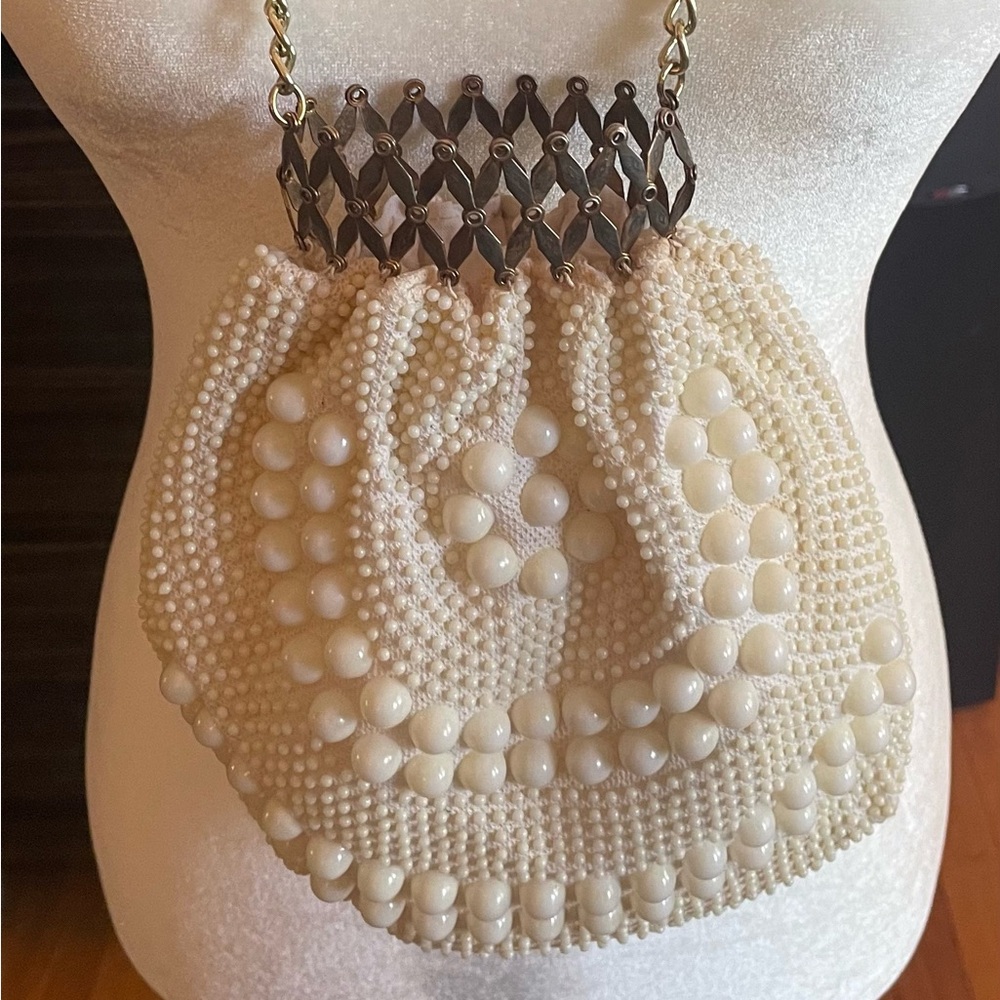 VNTG Button Handbag Accordion Opening